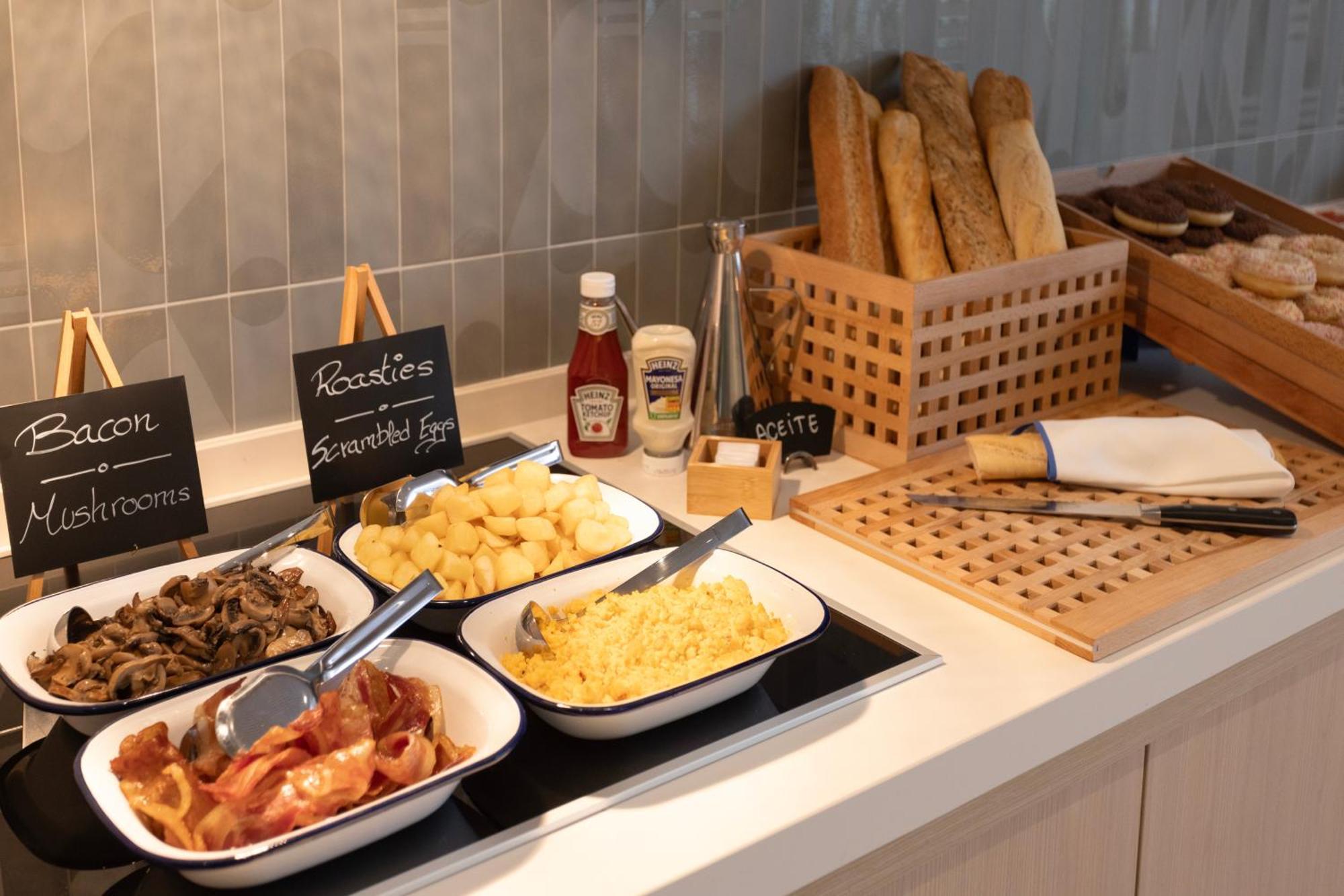 Staybridge Suites & Apartments Malaga By Ihg Bagian luar foto